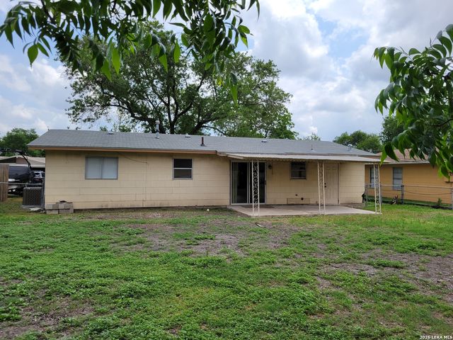 5405 BORCHERS DR, San Antonio, TX 78219
