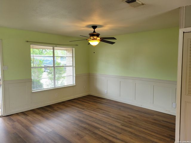 5405 BORCHERS DR, San Antonio, TX 78219