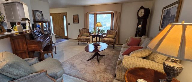 7965 S Wynbrook COURT, Oak Creek, WI 53154