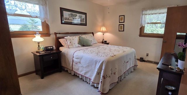 7965 S Wynbrook COURT, Oak Creek, WI 53154