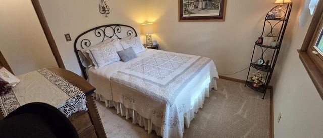 7965 S Wynbrook COURT, Oak Creek, WI 53154