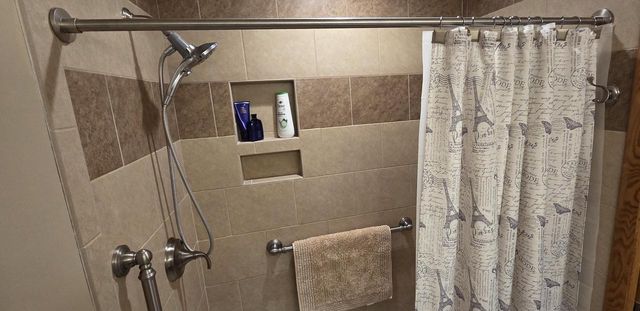 7965 S Wynbrook COURT, Oak Creek, WI 53154