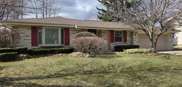 7965 S Wynbrook COURT, Oak Creek, WI 53154