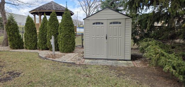 7965 S Wynbrook COURT, Oak Creek, WI 53154