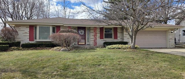 7965 S Wynbrook COURT, Oak Creek, WI 53154