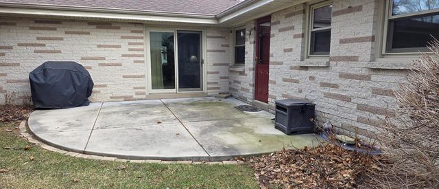 7965 S Wynbrook COURT, Oak Creek, WI 53154