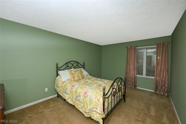 5780 Emerald Ridge Pky, Solon, OH 44139