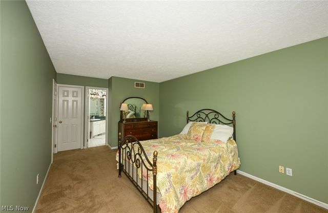 5780 Emerald Ridge Pky, Solon, OH 44139