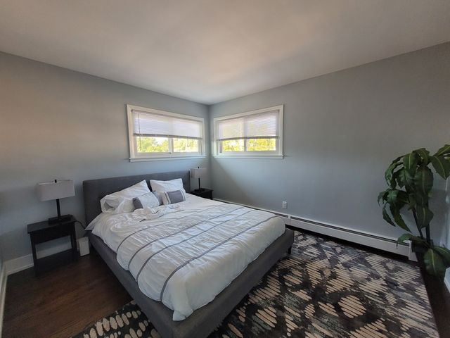 2246 S 17th Avenue 2W, North Riverside, IL 60546