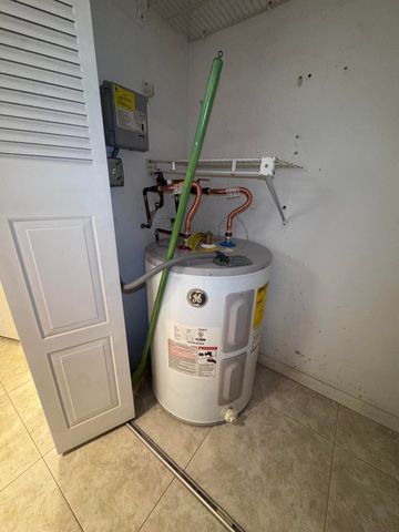 5660 SW 3rd Place 105, Margate, FL 33068