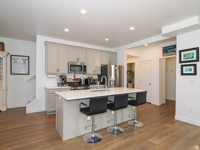 6661 W MEADOW GRASS DR, South Jordan, UT 84009