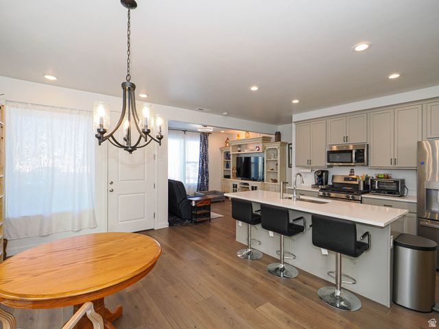 6661 W MEADOW GRASS DR, South Jordan, UT 84009