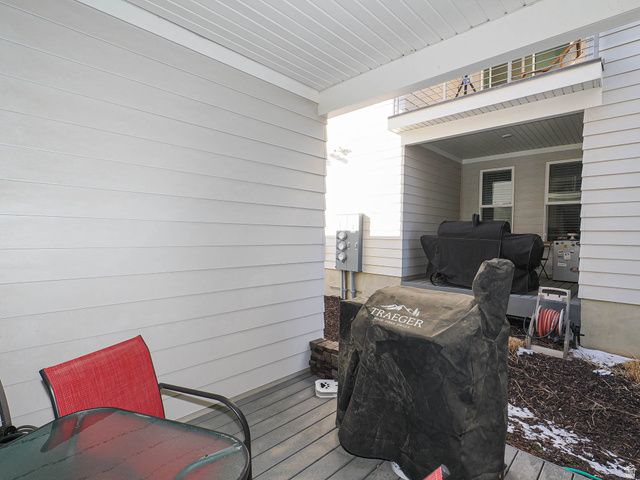 6661 W MEADOW GRASS DR, South Jordan, UT 84009