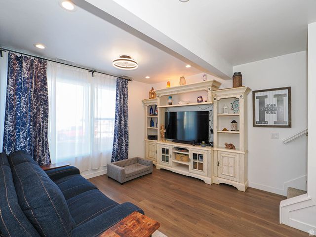 6661 W MEADOW GRASS DR, South Jordan, UT 84009