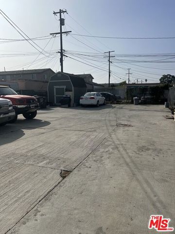 8111 S Main Street, Los Angeles, CA 90003