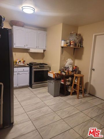 8111 S Main Street, Los Angeles, CA 90003