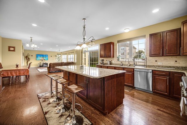 15 N Empress Drive, Hawthorn Woods, IL 60047
