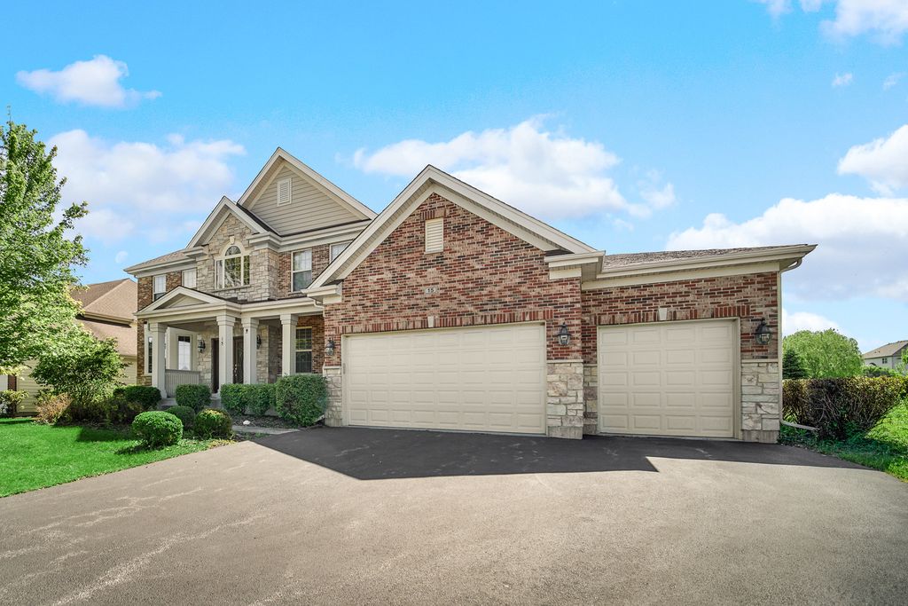 15 N Empress Drive, Hawthorn Woods, IL 60047