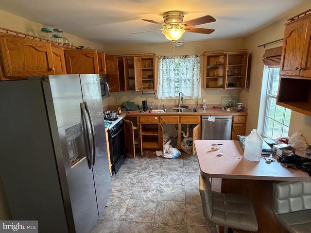 1665 TAYLOR DR, Hanover, PA 17331