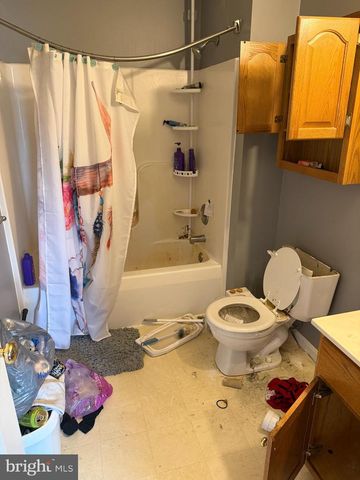 1665 TAYLOR DR, Hanover, PA 17331