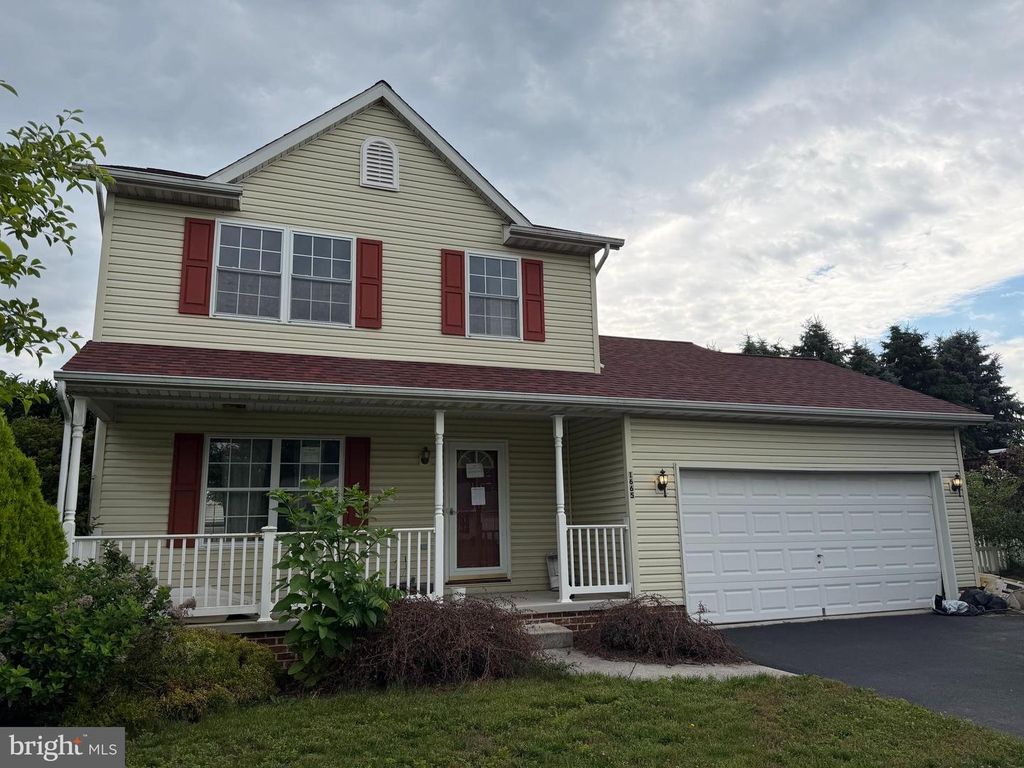 1665 TAYLOR DR, Hanover, PA 17331