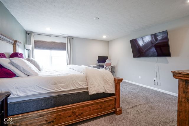 6810 Birmingham Avenue, Mccordsville, IN 46055