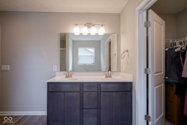 6810 Birmingham Avenue, Mccordsville, IN 46055