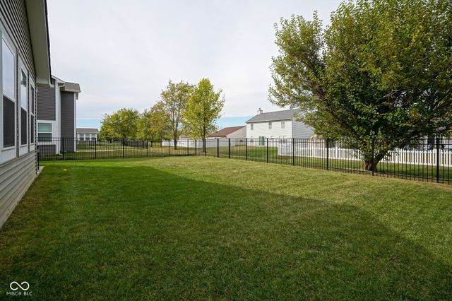 6810 Birmingham Avenue, Mccordsville, IN 46055