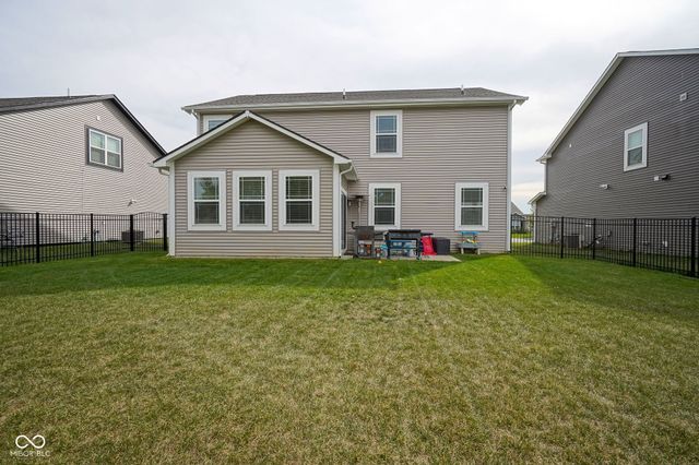 6810 Birmingham Avenue, Mccordsville, IN 46055