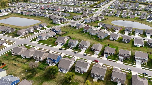 6810 Birmingham Avenue, Mccordsville, IN 46055