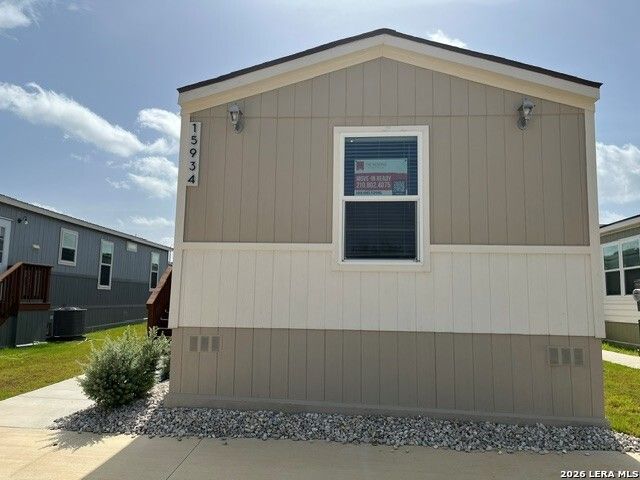 15934 FLORES CRST, San Antonio, TX 78221