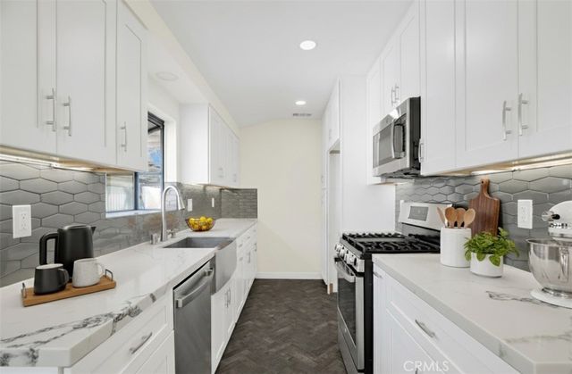 900 N Parish, Burbank, CA 91506