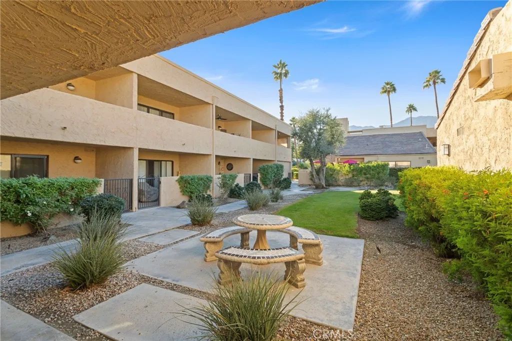 5300 E Waverly Dr. M4115, Palm Springs, CA 92264