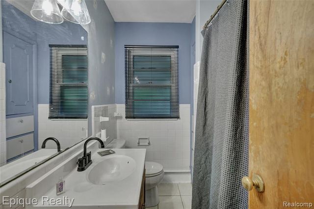 3210 Emerson Street, Flint, MI 48504