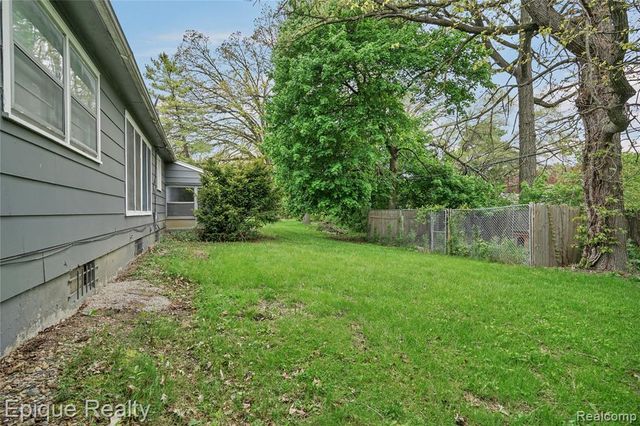 3210 Emerson Street, Flint, MI 48504
