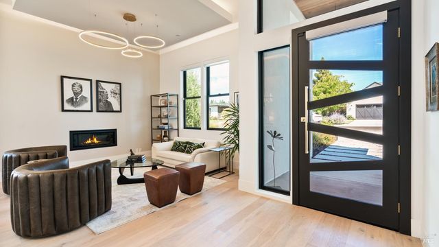 3735 Lakebriar Pl, Santa Rosa, CA 95403