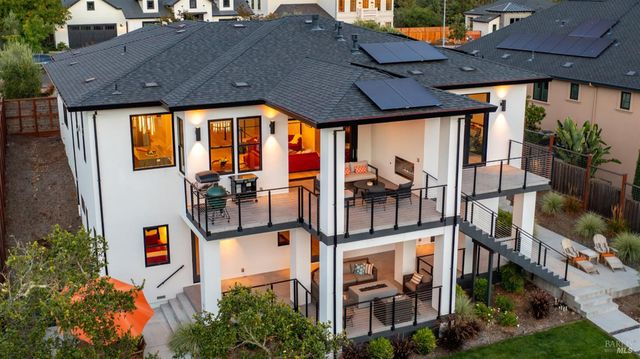 3735 Lakebriar Pl, Santa Rosa, CA 95403