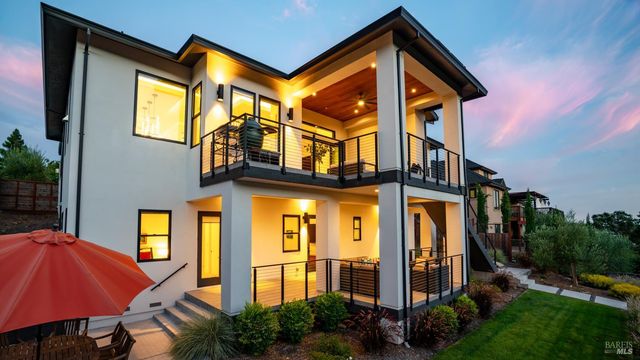 3735 Lakebriar Pl, Santa Rosa, CA 95403