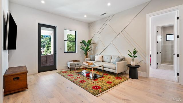 3735 Lakebriar Pl, Santa Rosa, CA 95403