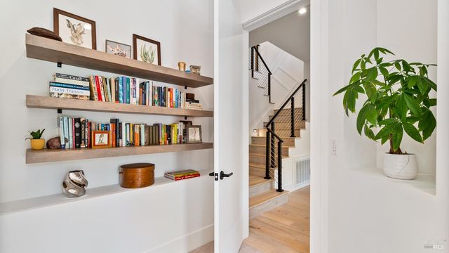 3735 Lakebriar Pl, Santa Rosa, CA 95403