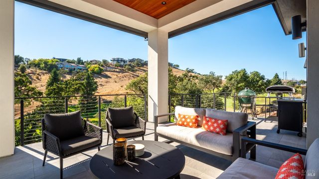 3735 Lakebriar Pl, Santa Rosa, CA 95403