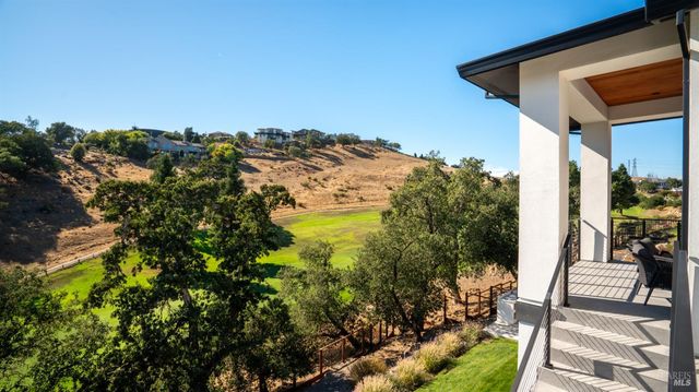 3735 Lakebriar Pl, Santa Rosa, CA 95403