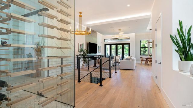 3735 Lakebriar Pl, Santa Rosa, CA 95403