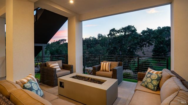 3735 Lakebriar Pl, Santa Rosa, CA 95403