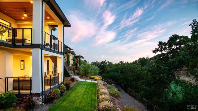 3735 Lakebriar Pl, Santa Rosa, CA 95403