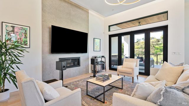 3735 Lakebriar Pl, Santa Rosa, CA 95403