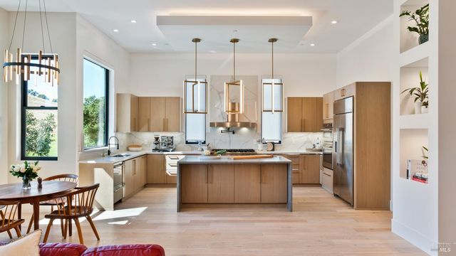 3735 Lakebriar Pl, Santa Rosa, CA 95403