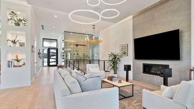 3735 Lakebriar Pl, Santa Rosa, CA 95403