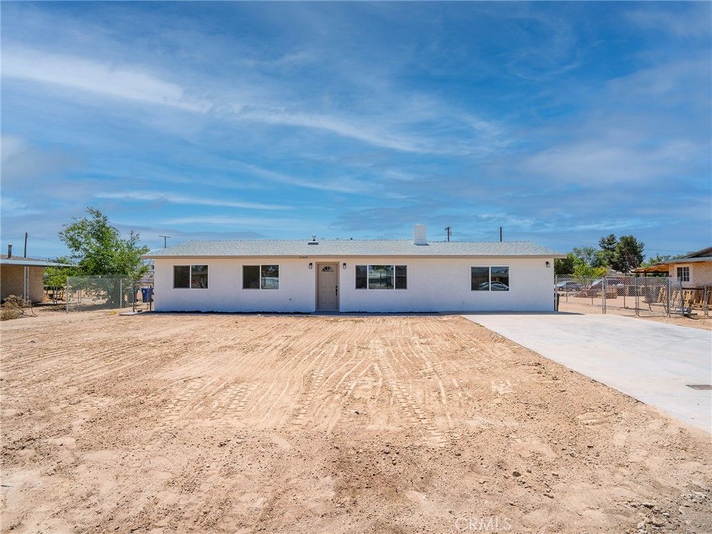 Image 1 of property listing at 21865 Fox, Apple Valley, CA 92307