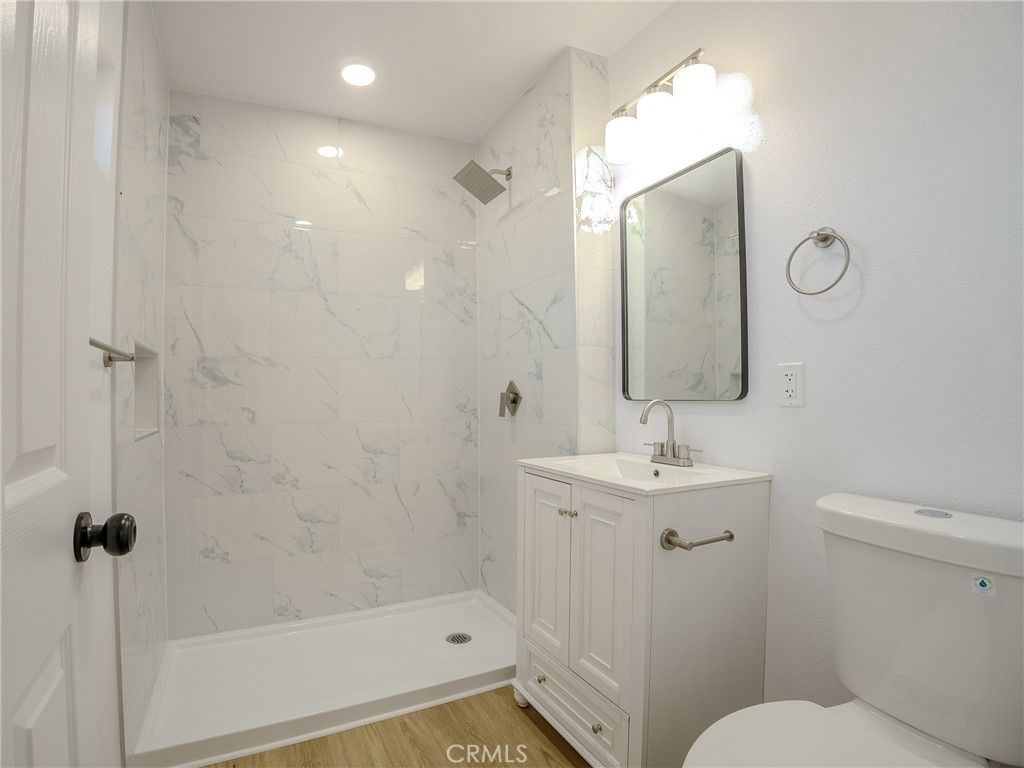 Image 12 of property listing at 21865 Fox, Apple Valley, CA 92307